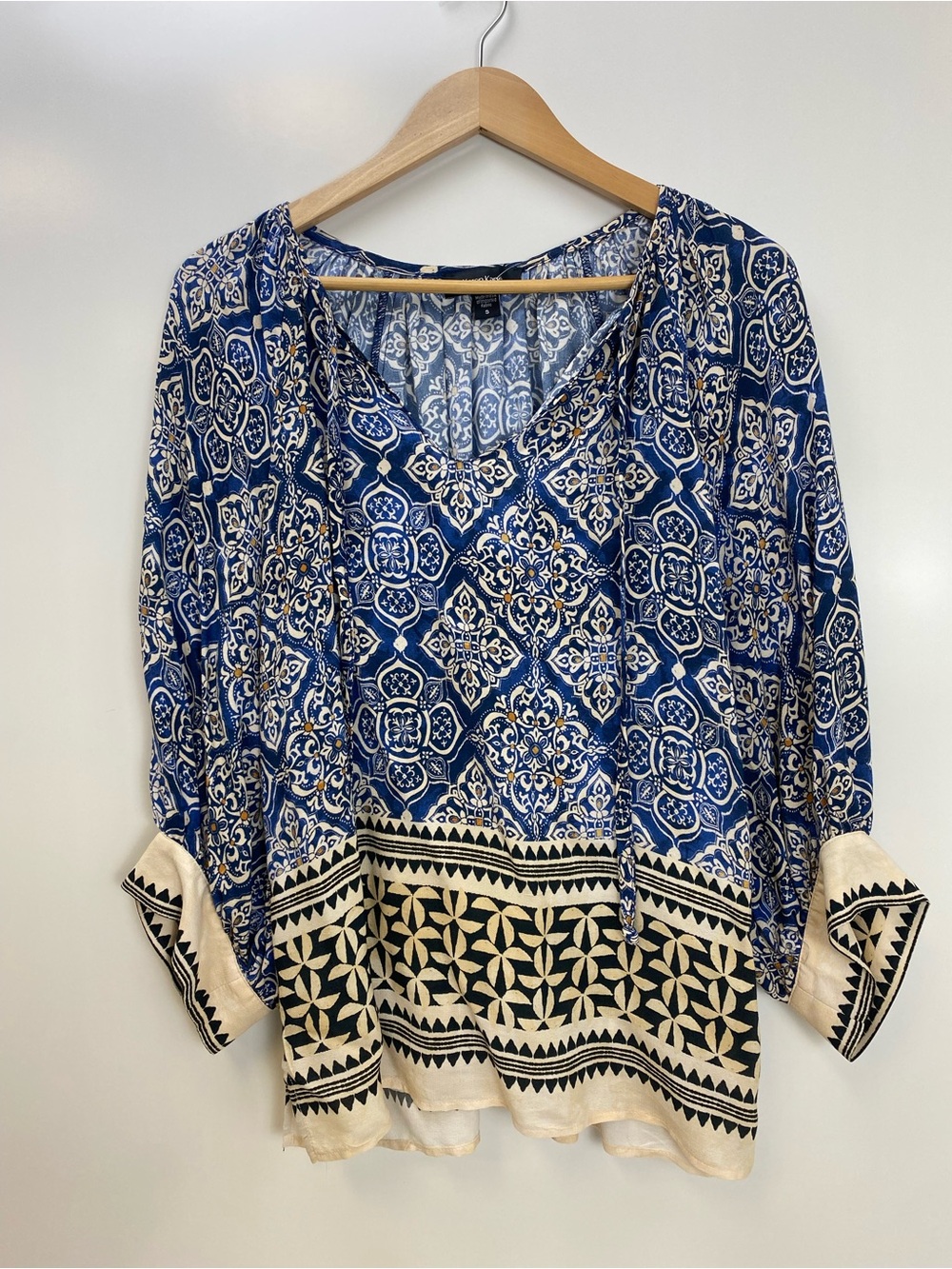 Karen Kane Blue and Cream Printed V-Neck